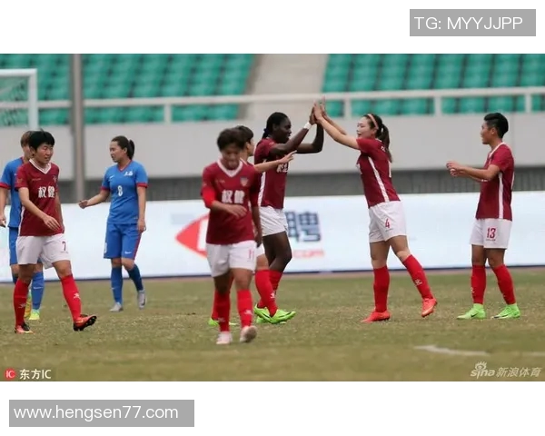 大连权健女足迎战上海球队全力争胜展现女足风采