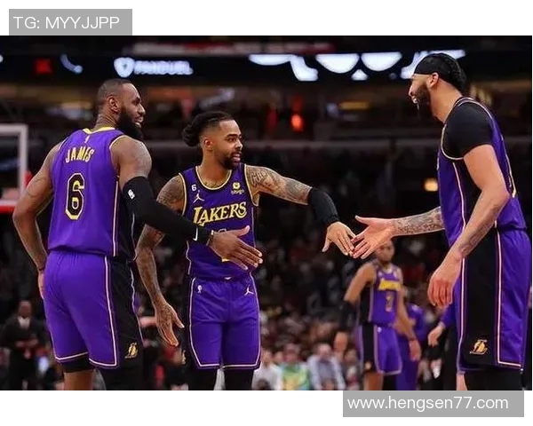 201676人见证湖人精彩对决球迷热情高涨引爆全场氛围 201676人见证湖人精彩对决球迷热情高涨引爆全场氛围