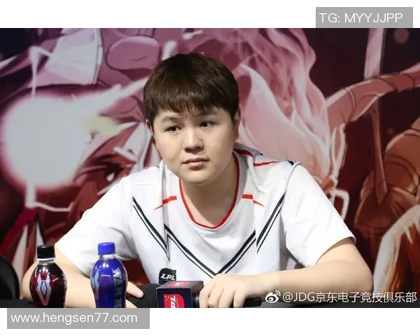 JDG团队协作引发热议电竞赛场中的默契与争议探讨