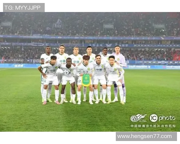 武汉足球队在足球团队协作排行榜中荣登第七名展现出强大团队精神与默契配合 武汉足球队在足球团队协作排行榜中荣登第七名展现出强大团队精神与默契配合